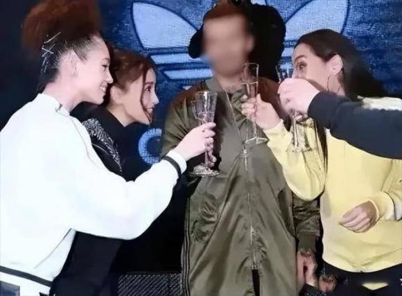 Angelababy, sao Hoa ngữ, Angelababy bị phong sát ở Trung Quốc