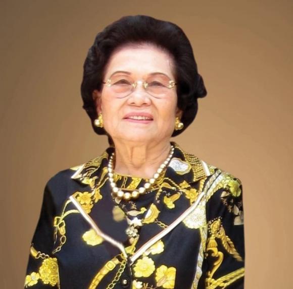 Quảng Tiêu Khanh, nữ tỷ phú trung quốc, tỷ phú
