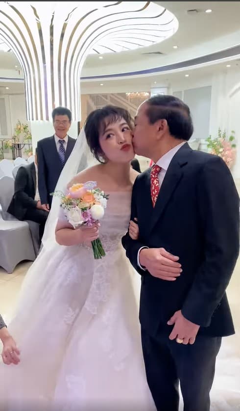 View - Em gái MC Diệp Chi tổ chức đám cưới