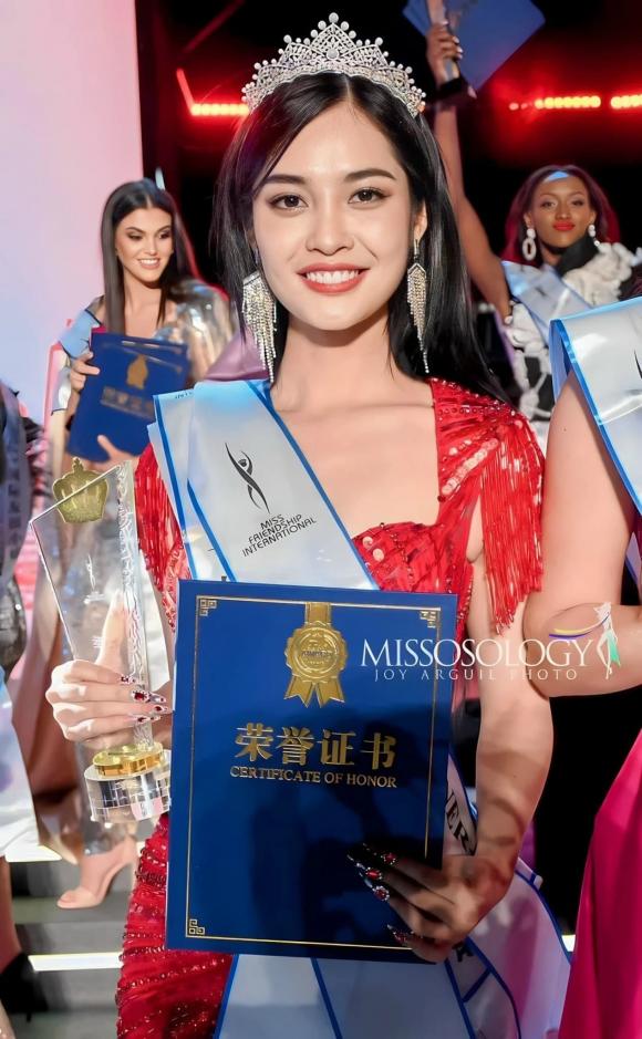 hoa hậu Nông Thúy Hằng, sao Việt