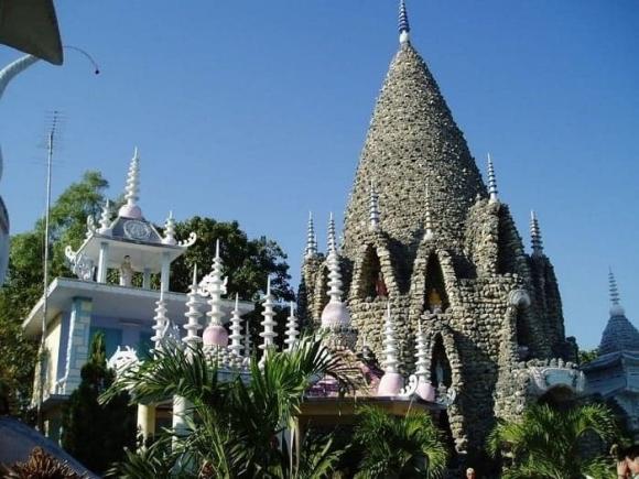 Ngôi chùa độc đáo,chùa được xây từ vỏ ốc,chùa xây từ san hô