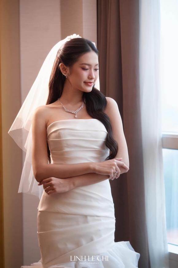 View - Đám cưới Đoàn Văn Hậu và Doãn Hải My tại Hà Nội: Cô dâu - chú rể chiếm sạch visual ngay khi xuất hiện