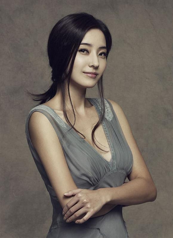 View - Mỹ nhân từng 'ghét cay ghét đắng' Song Hye Kyo: Hôn nhân viên mãn bên bạn đời cấp 3, nhan sắc U50 vẫn như thời 30 tuổi