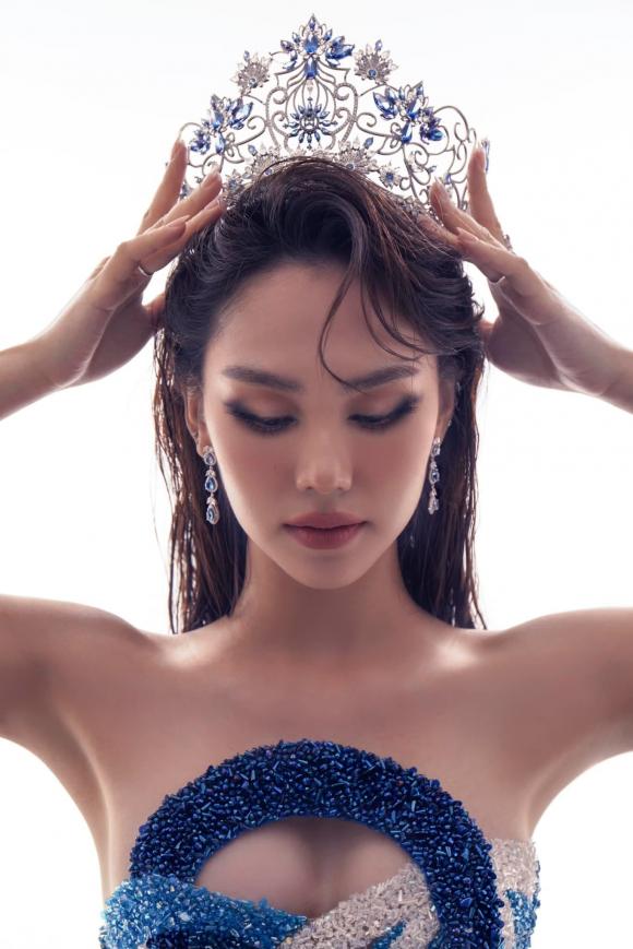 View - Hoa hậu Mai Phương tung bộ ảnh sắc sảo với vương miện, bị dàn đối thủ tạm thời 'vượt mặt' trước thềm chinh chiến Miss World 2023 