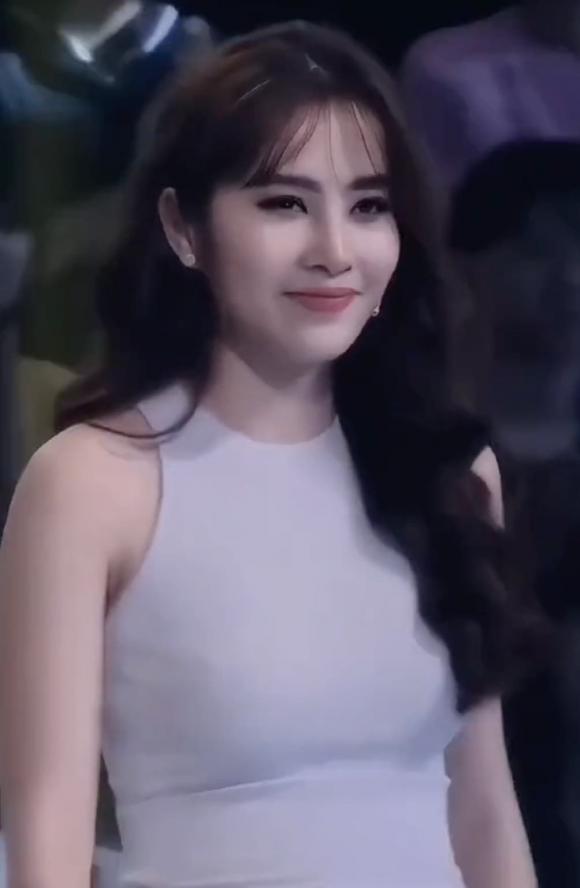 hoa khôi Nam Em, sao Việt