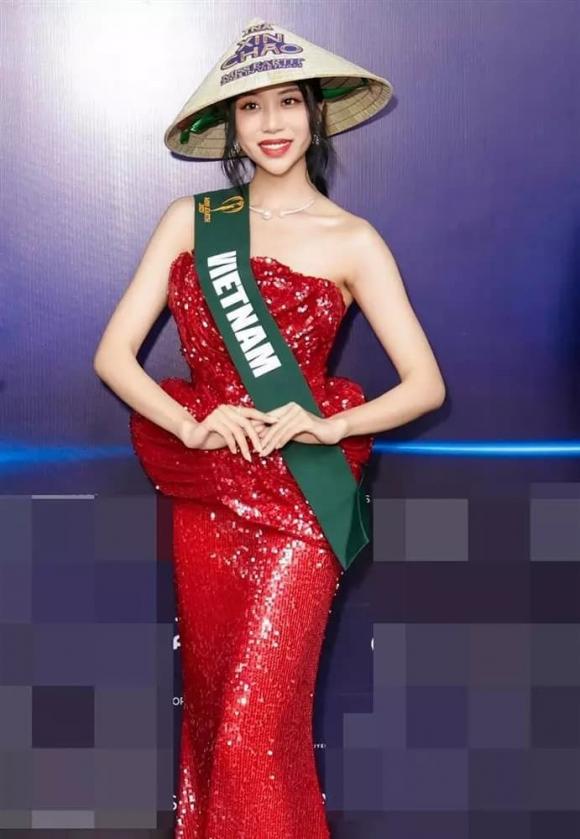 View - Thí sinh Miss Earth 2023 hào hứng khi đội nón lá Việt Nam nhưng Trương Ngọc Ánh lại chiếm spotlight
