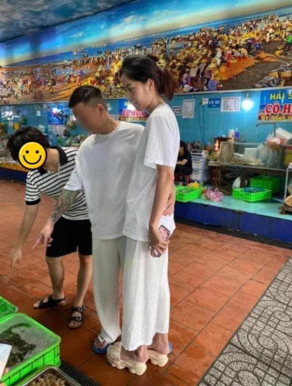 hoa khôi Nam Em, sao Việt