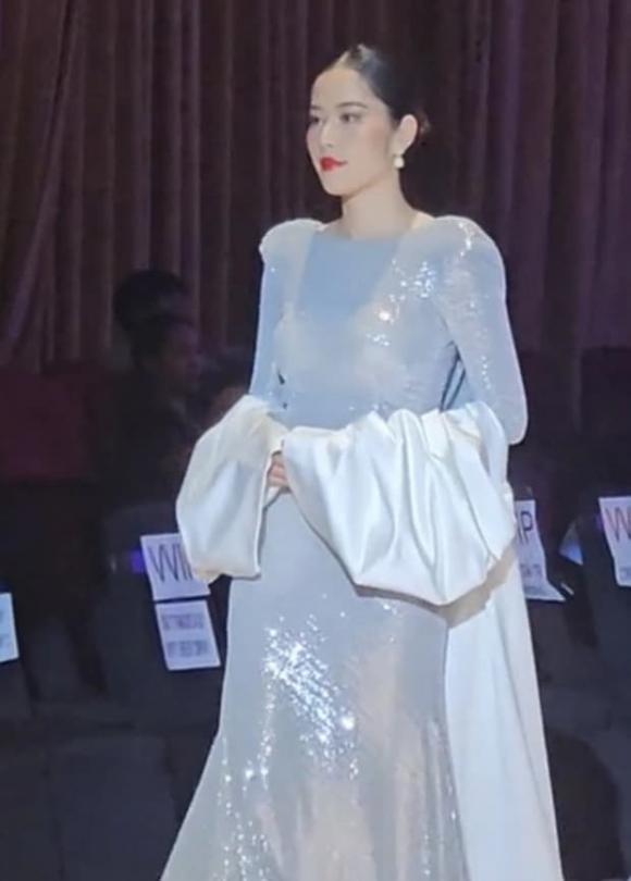 Hoa khôi Nam Em,sao Việt