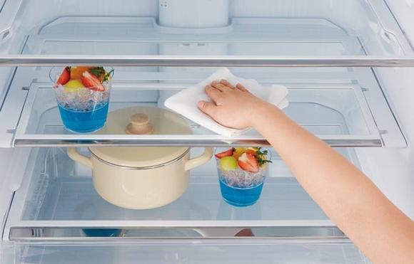 Vệ sinh tủ lạnh, mẹo hay, tủ lạnh, khử mùi tủ lạnh, mẹ vặt gia đình