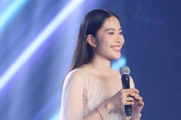 hoa khôi Nam Em,sao Việt