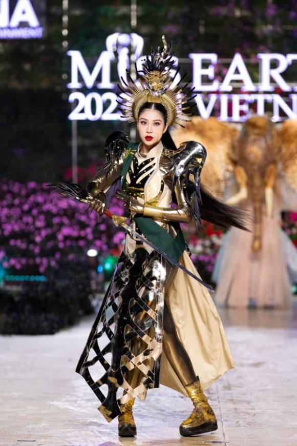 View - Bán kết Miss Earth 2023: Hoa hậu Đỗ Lan Anh khoe sắc với trang phục dân tộc ấn tượng