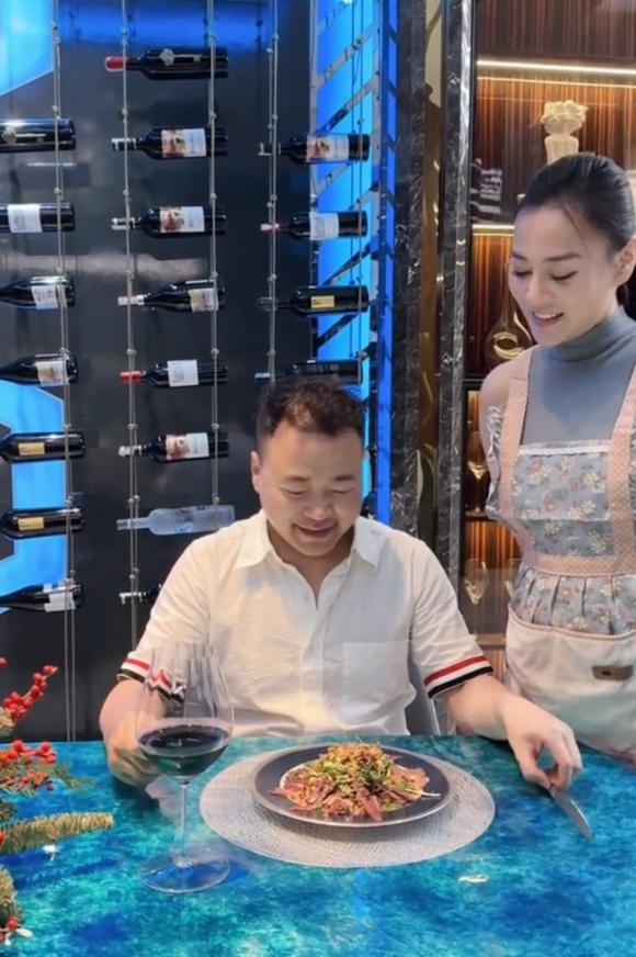 View - Phương Oanh dành 4 tiếng làm salad cho Shark Bình, cách xưng hô của đôi vợ chồng mới bất ngờ