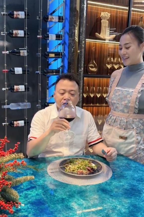 View - Phương Oanh dành 4 tiếng làm salad cho Shark Bình, cách xưng hô của đôi vợ chồng mới bất ngờ