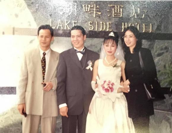 View - NTK Đức Hùng đăng ảnh hiếm trong đám cưới 26 năm trước, được cặp đôi Thu Phương - Huy MC tới dự