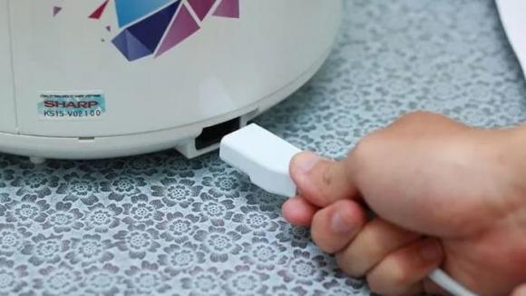 Nấu cơm bằng nồi cơm điện,mẹo nấu cơm,cách khắc phục khi cơm bị sống