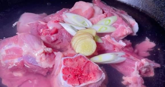 View - Đầu bếp 30 năm kinh nghiệm: Dù hầm loại thịt nào, chỉ cần thêm nhiều “3 hương vị” này vào nồi, thịt càng hầm sẽ càng thơm, ăn rất ngon!
