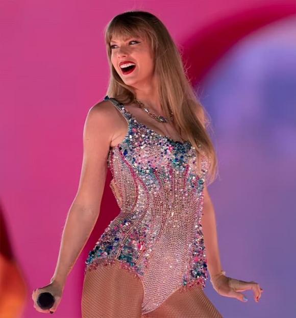 Taylor Swift, sao Hollywood, bảng xếp hạng các bài hát khủng của Taylor Swift