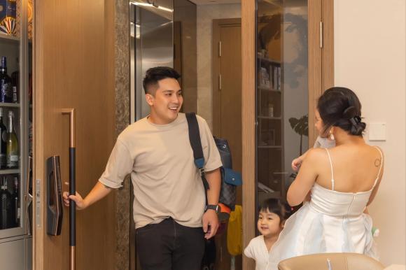 View - Liêu Hà Trinh tổ chức sinh nhật bất ngờ cho chồng, loạt khoảnh khắc hạnh phúc gây chú ý 