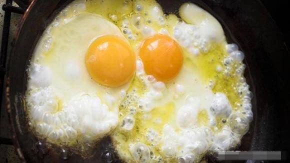 trứng ốp, ốp trứng, chiên trứng, dạy nấu ăn, mẹo nấu ăn