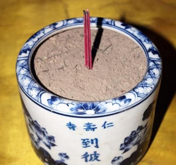 Bát hương,ban thờ,phong thủy bát hương,phong thủy ban thờ,bao sái bát hương