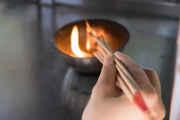 thắp hương, thắp hương lên bàn thờ, kiến thức 