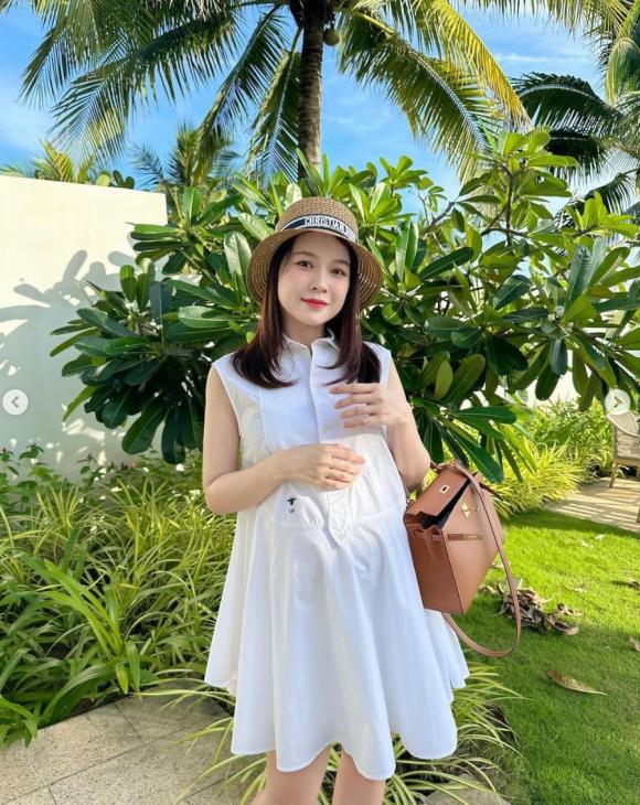 sam, sam mang bầu, sao việt
