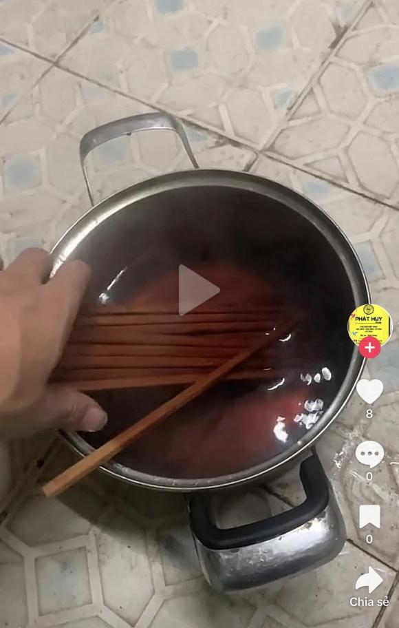 Luộc đũa,luộc thớt,tác dụng của việc luộc đũa luộc thớt,mẹo vệ sinh bát đũa