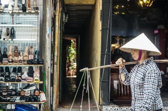 View - Những con phố ngõ hẹp nhất Hà Nội, có thể khiến bạn mắc kẹt nếu đi hai người 
