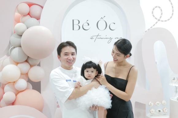 View - Phan Mạnh Quỳnh tổ chức tiệc sinh nhật tròn 1 tuổi cho con gái 