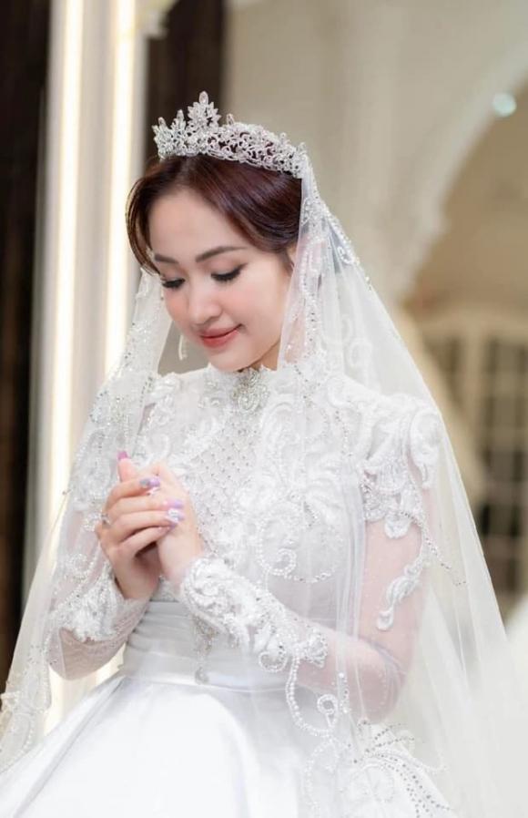 Diva Mỹ Linh, MC Vân Hugo, sao Việt, Vân Hugo, Chị đẹp đạp gió rẽ sóng