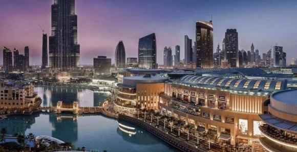 Dubai, Trung tâm mua sắm lộng lẫy,  Điểm thu hút khách du lịch, Sang trọng