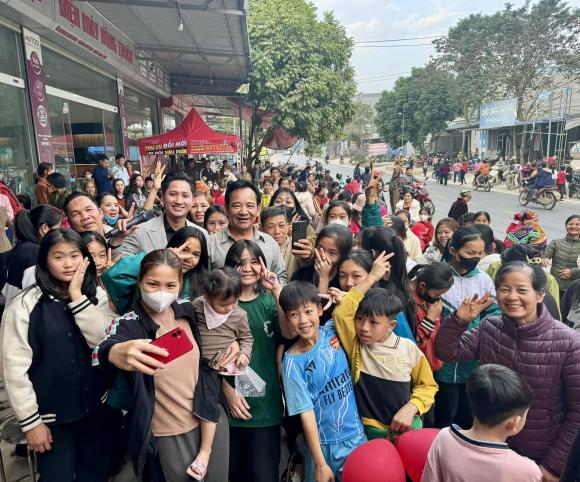 View - Sao Việt 8/1: Hậu chia tay 'Vua cá koi', Hà Thanh Xuân được nhận xét có tướng phu thê với ca sĩ nổi tiếng Vbiz; Quá khứ cơ cực của mẹ ruột MC Đan Lê