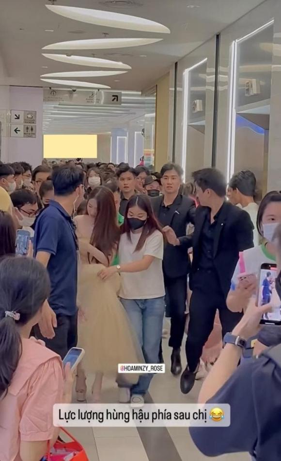 ca sĩ Hòa Minzy, sao Việt