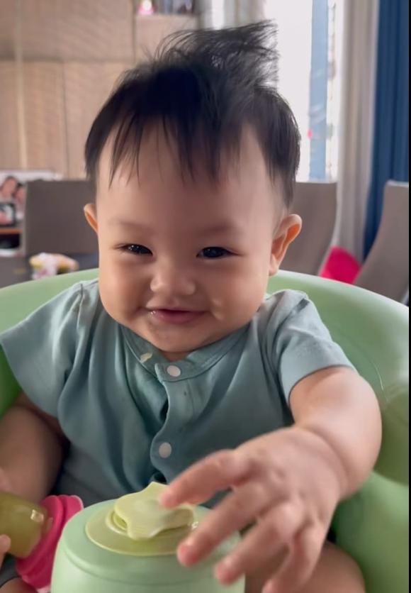 nữ ca sĩ đàm thu trang,doanh nhân cường đô la,sao Việt