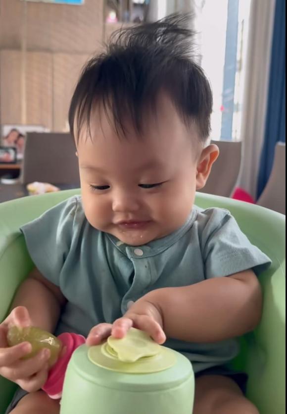nữ ca sĩ đàm thu trang,doanh nhân cường đô la,sao Việt