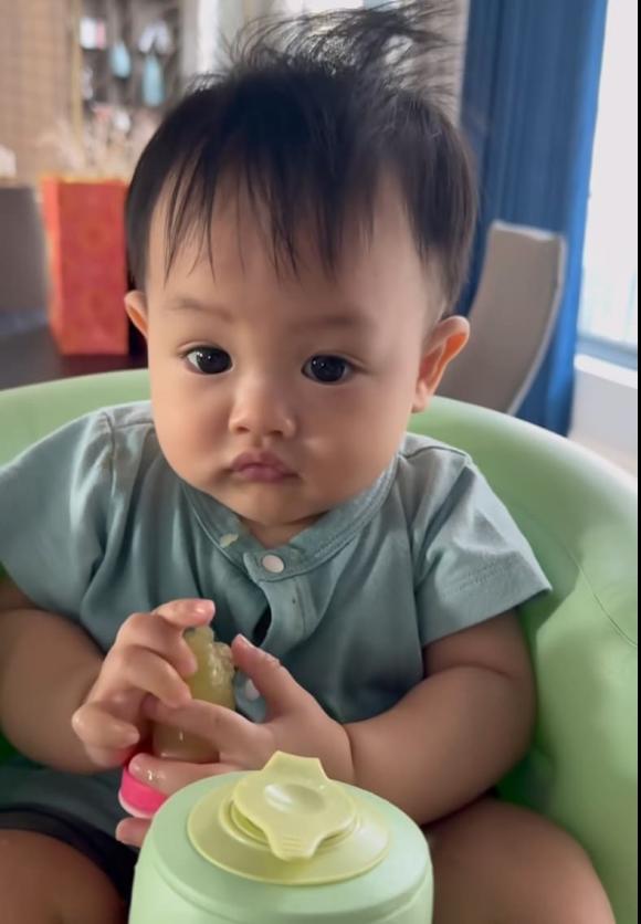 nữ ca sĩ đàm thu trang,doanh nhân cường đô la,sao Việt