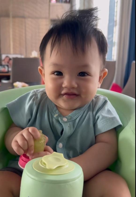 nữ ca sĩ đàm thu trang,doanh nhân cường đô la,sao Việt