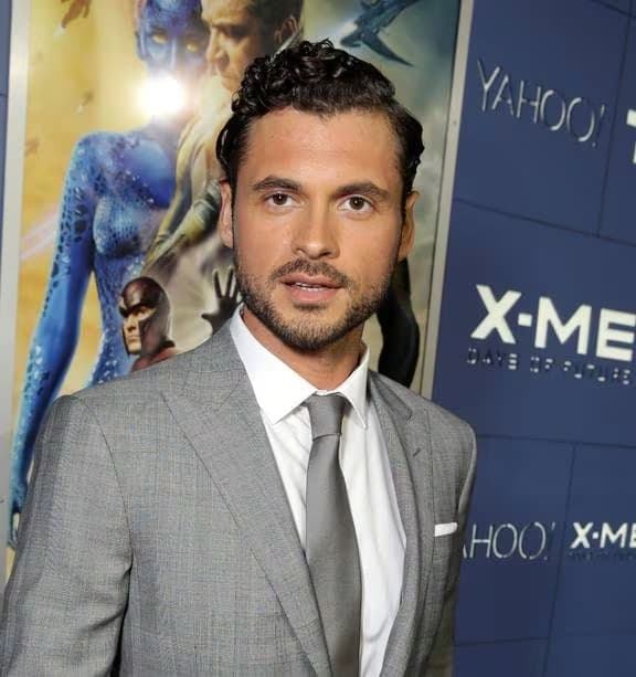 Adan Canto , sao qua đời, sao hollywood