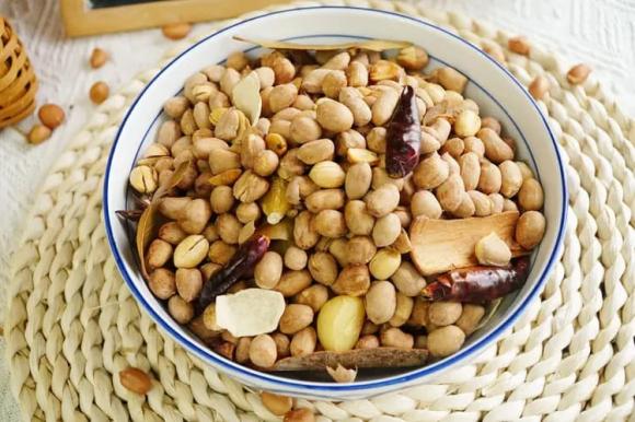 lễ hội cắn, ngày mùng 1 âm, tháng 12 âm lịch