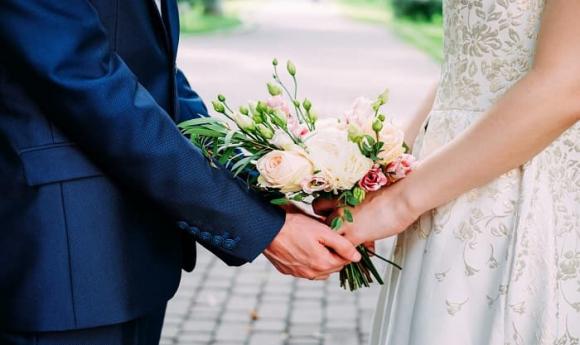 kết hôn giả, kết hôn để lừa tiền, đám cưới giả, thuê người đóng giả bố mẹ