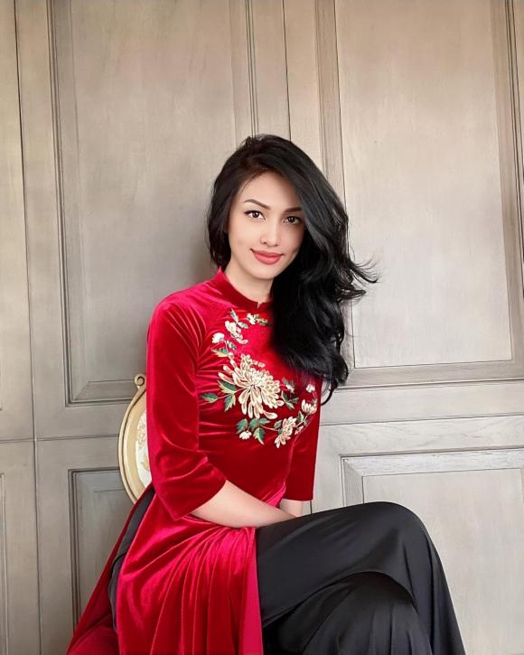 siêu mẫu Huỳnh Thanh Tuyền, sao Việt