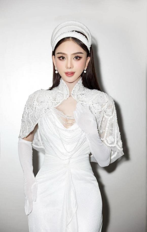 ca sĩ Lâm Khánh Chi, sao Việt