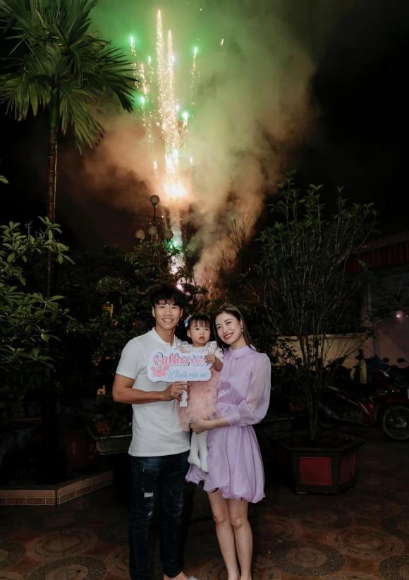 View - Hot girl rich kid Vóc Đỗ và chồng cầu thủ Văn Dũng tổ chức tiệc sinh nhật cho con gái 