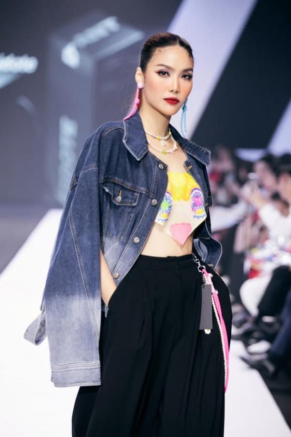 siêu mẫu Thanh Hằng, siêu mẫu Lan Khuê, sao Việt