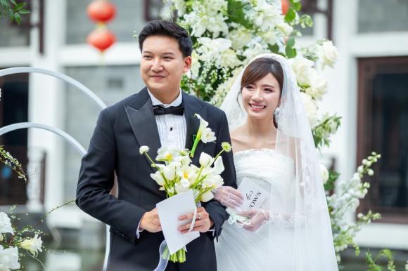 View - Chồng kém tuổi của diễn viên Ngọc Huyền lần đầu chia sẻ sau đám cưới 