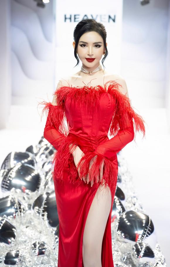 Hoa khôi Lương Lê, sao việt