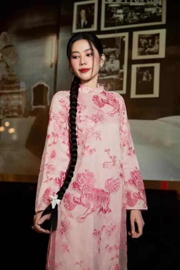 hoa khôi Nam Em, diễn viên Bạch Công Khanh, sao Việt