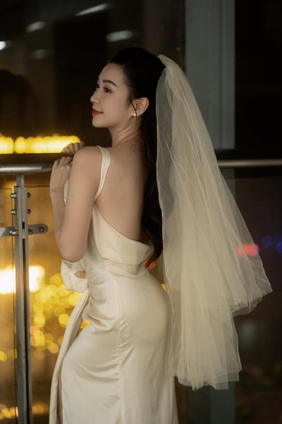 View - Diễn viên Kim Oanh 'Những cô gái trong thành phố' bất ngờ tung ảnh cưới kèm thông báo kết hôn, dung mạo chú rể được giấu kín