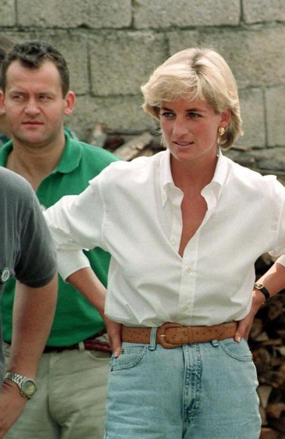 View - Cựu quản gia hoàng gia tuyên bố đã nhìn thấy hồn ma của Công nương Diana!