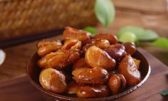 Giao thừa, giáp thìn 2024, đồ để trên bàn đêm giao thừa